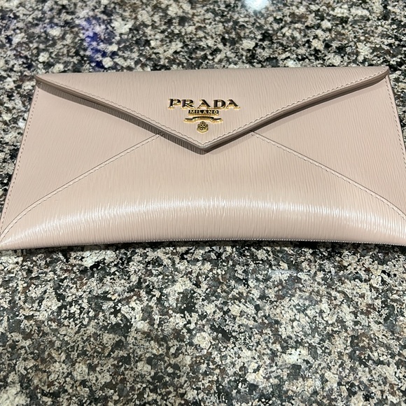 Prada Women's Cream Clutch - Picture 3 of 4